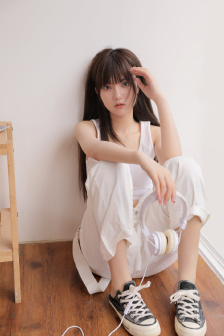 美女暴光